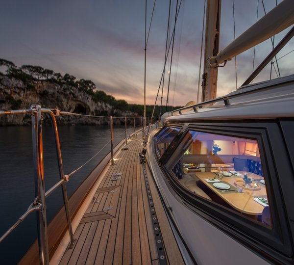 Majestic Oyster 82 Sailing Yacht ZIG ZAG places second in class at 2016